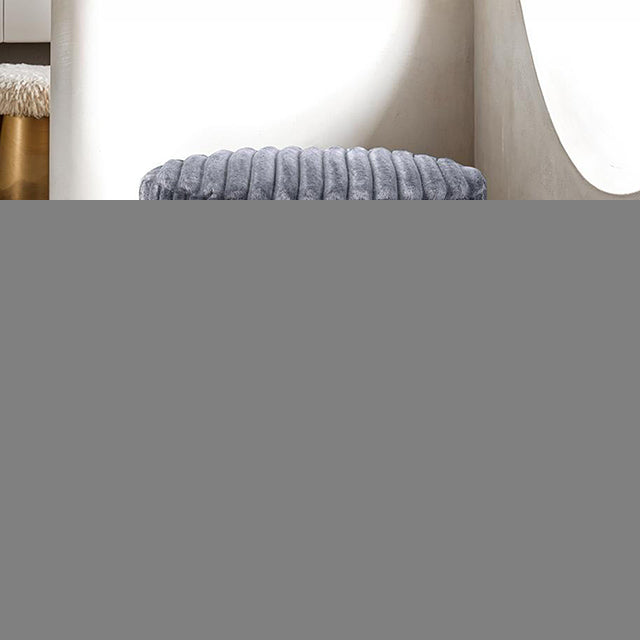 Yolanda Stool